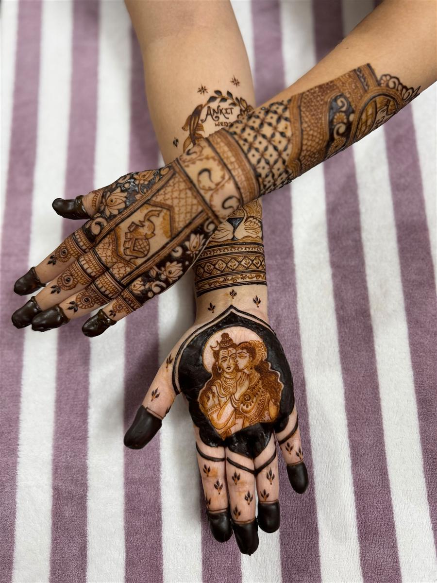 Shiv Parvati palm design with wedding lettering