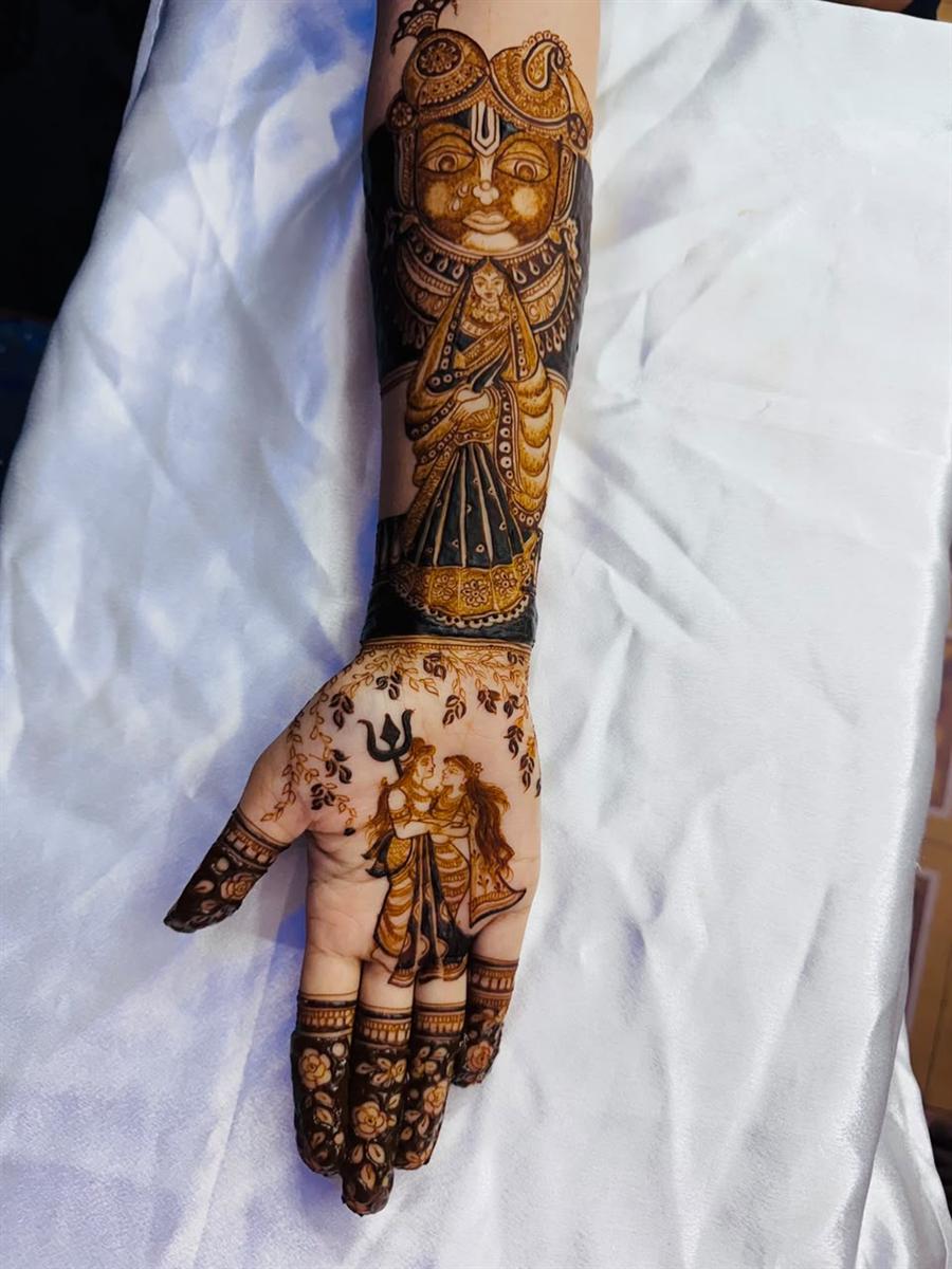 Radha Krishna palm with deity arm design
