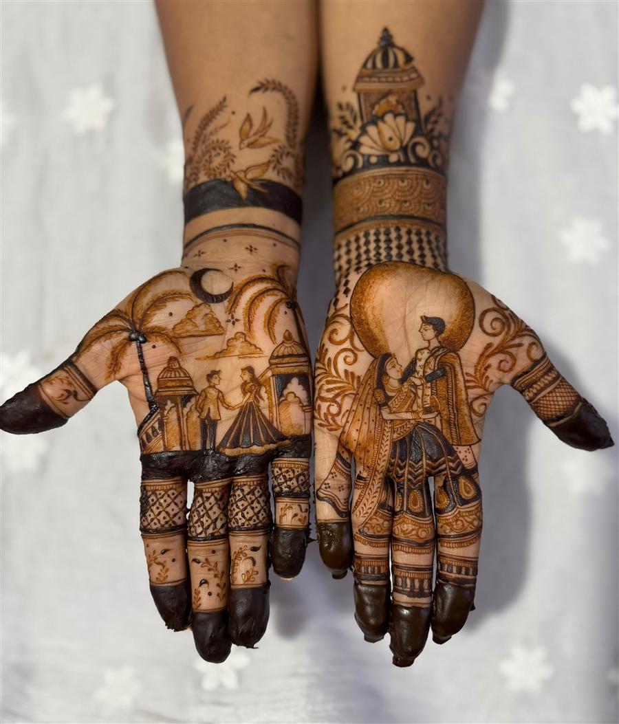 Couple under palm trees and moon in henna